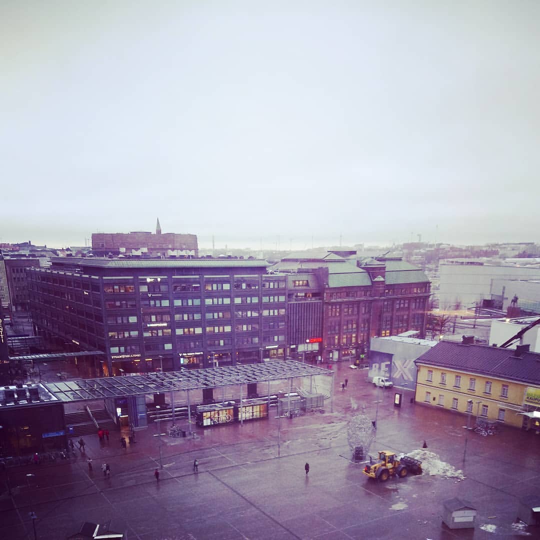 #storstad idag #Helsingfors #grått och #vått med många #storastugor